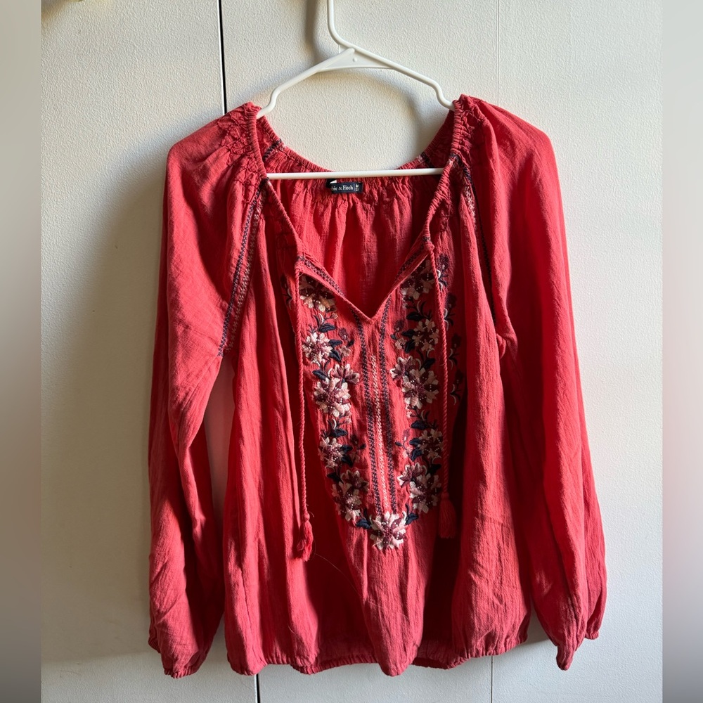 Abercrombie Embroidered Long sleeve